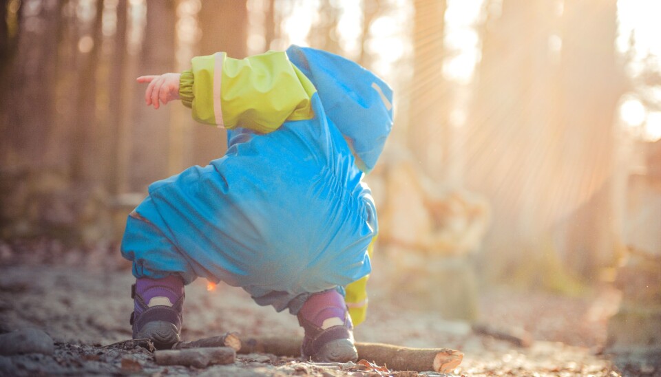 Illustrasjonsbilde Barn skog unsplash lek natur lek